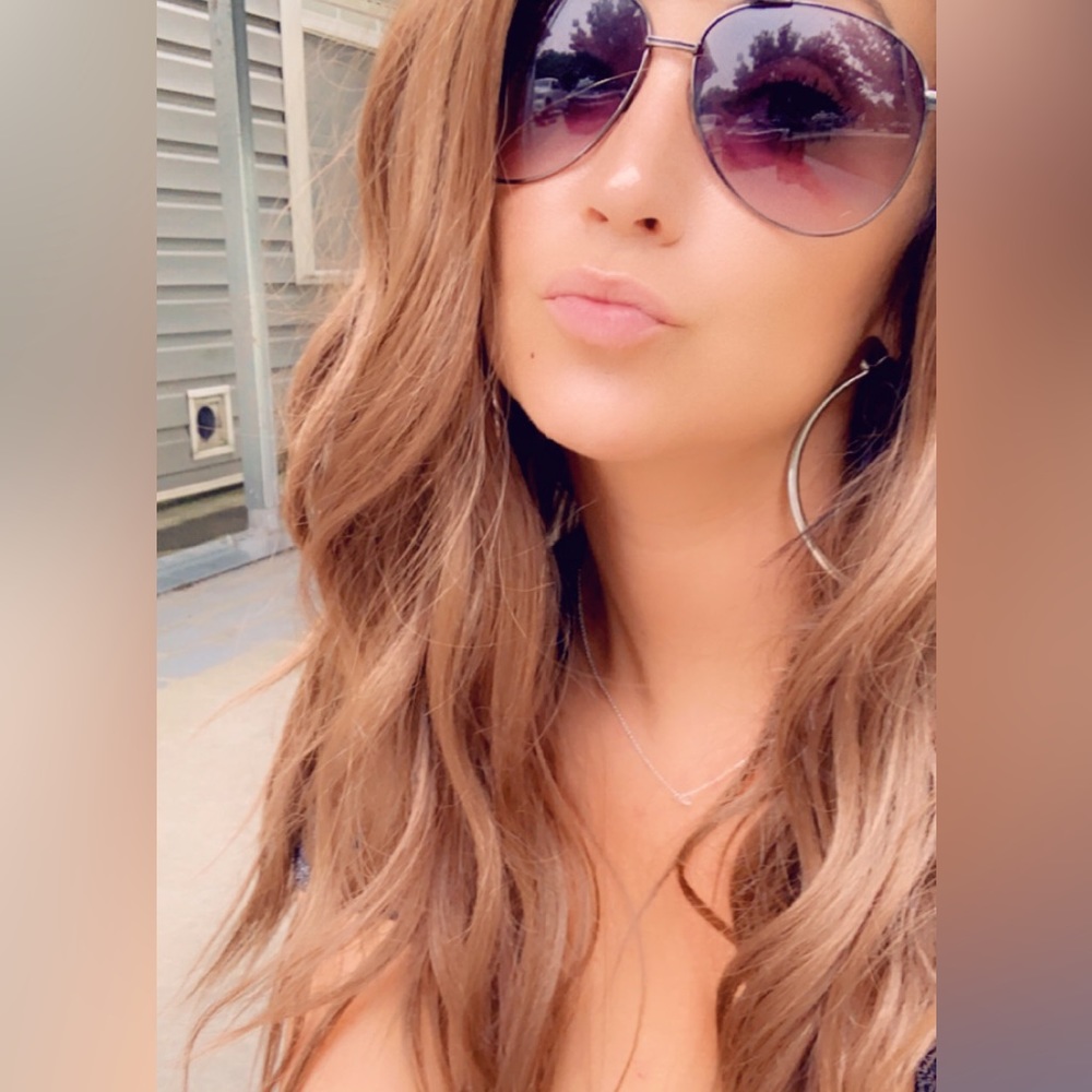 Meet your Posher, Tara